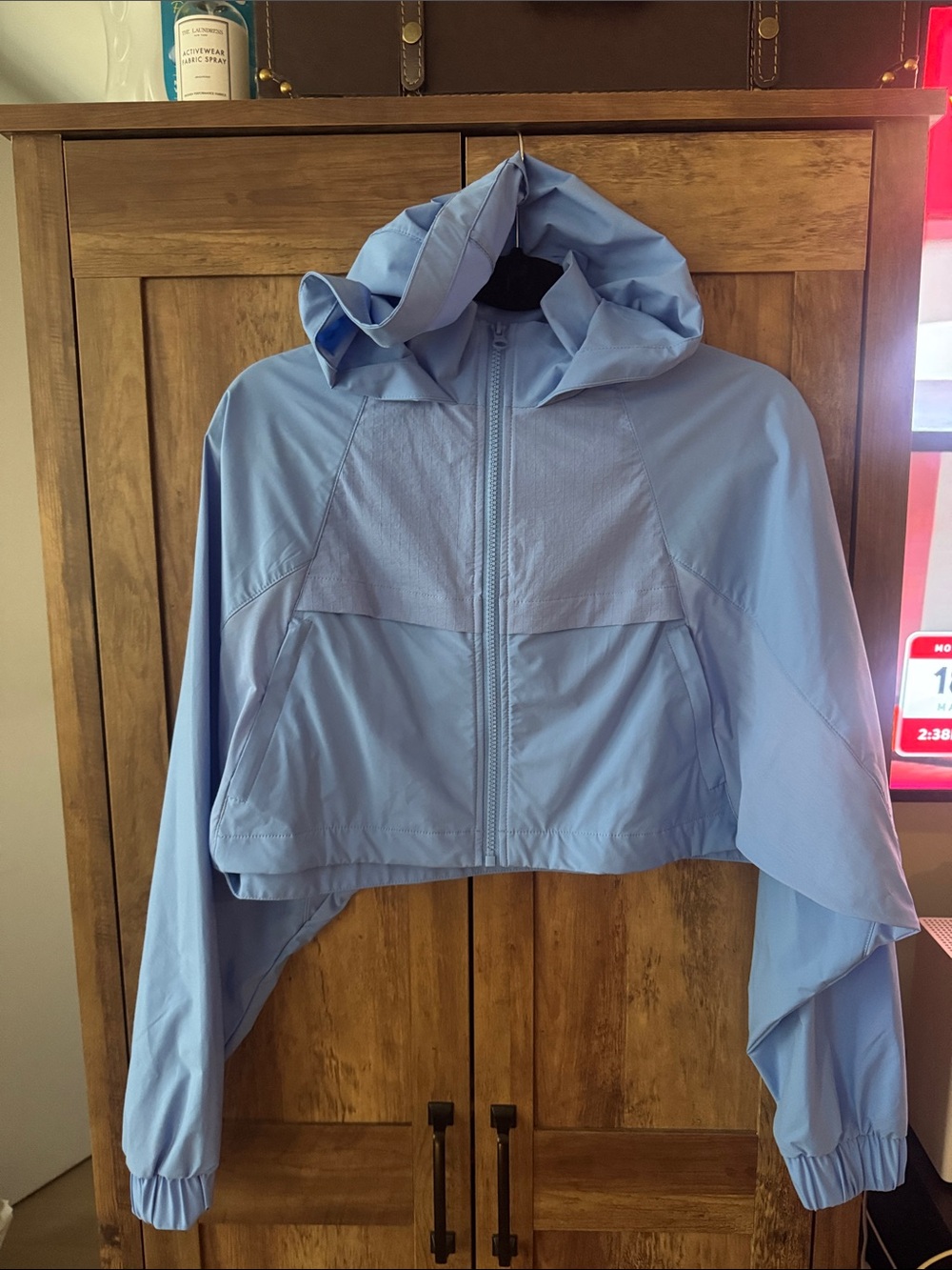 Alo Yoga Light Blue Women's Hooded Cropped Jacket
